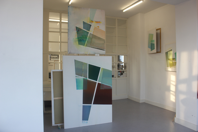 Kirsten Kötter: Kunst als Architektur einer freien Gesellschaft (installation view), Ausstellung 23.11.-14.12.2014, Kunstfabrik Darmstadt, ehemaliger Bahnhof Wixhausen