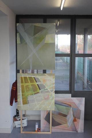 Kirsten Kötter: Kunst als Architektur einer freien Gesellschaft (installation view), Ausstellung 23.11.-14.12.2014, Kunstfabrik Darmstadt, ehemaliger Bahnhof Wixhausen