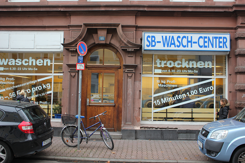 Frankfurt a. M., Große Seestraße 46, 2017, SB-Wasch-Center, Foto: Kirsten Kötter
