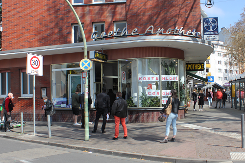 Frankfurt a. M., Oeder Weg 51 / Bornwiesenweg, 2021, Goethe Apotheke, Foto: Kirsten Kötter