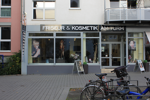 Gießen, Kirchenplatz 8, 2017, Friseur und Kosmetik am Turm, Foto: Kirsten Kötter